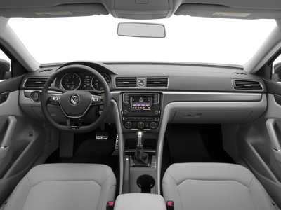 2018 Volkswagen Passat R-Line