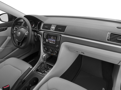 2018 Volkswagen Passat R-Line