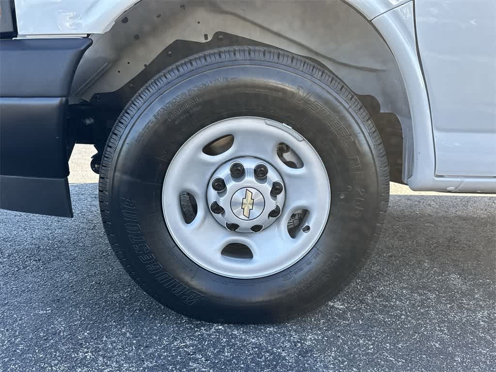 2025 Chevrolet Express RWD 2500 155"