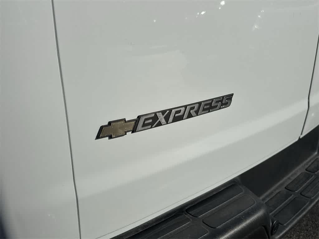2025 Chevrolet Express RWD 2500 155"