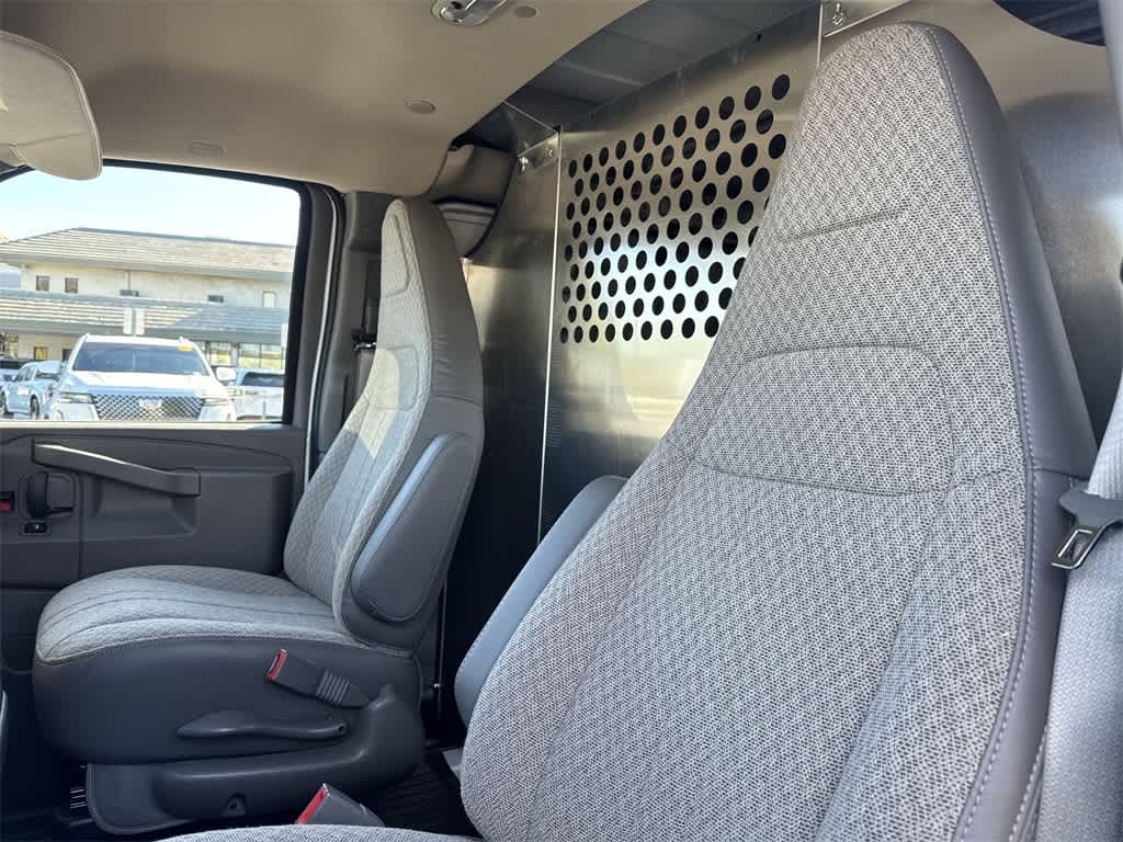 2025 Chevrolet Express RWD 2500 155"