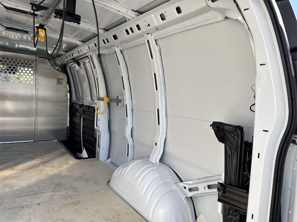 2025 Chevrolet Express RWD 2500 155"