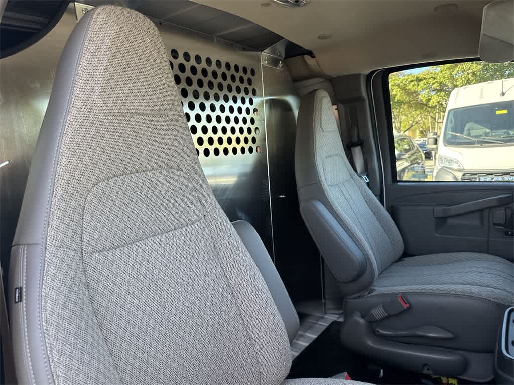 2025 Chevrolet Express RWD 2500 155"