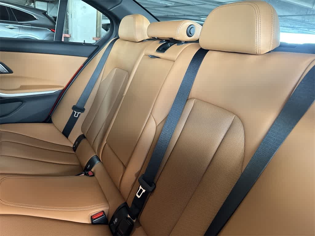 2023 BMW 3 Series 330e