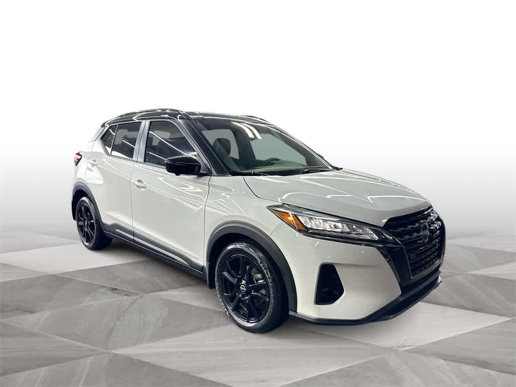 2023 Nissan Kicks SR