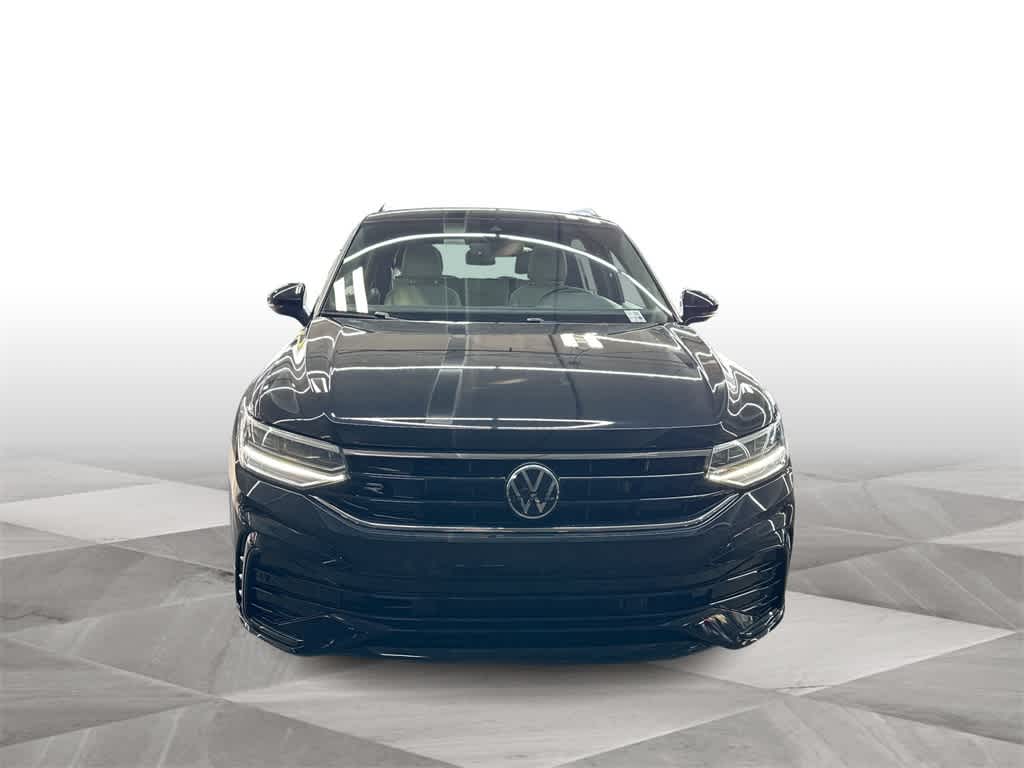2024 Volkswagen Tiguan SE R-Line Black