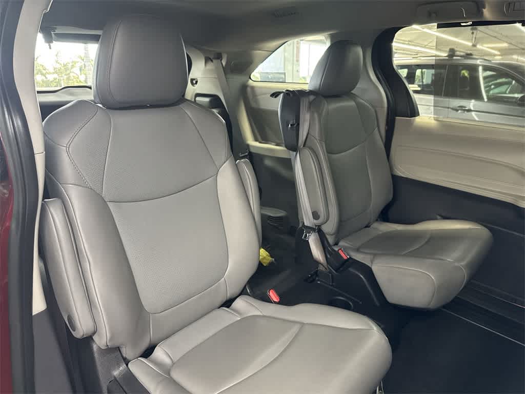 2022 Toyota Sienna XLE