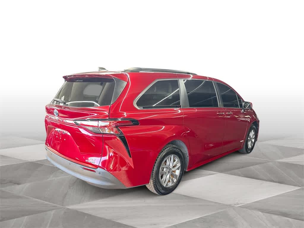 2022 Toyota Sienna XLE