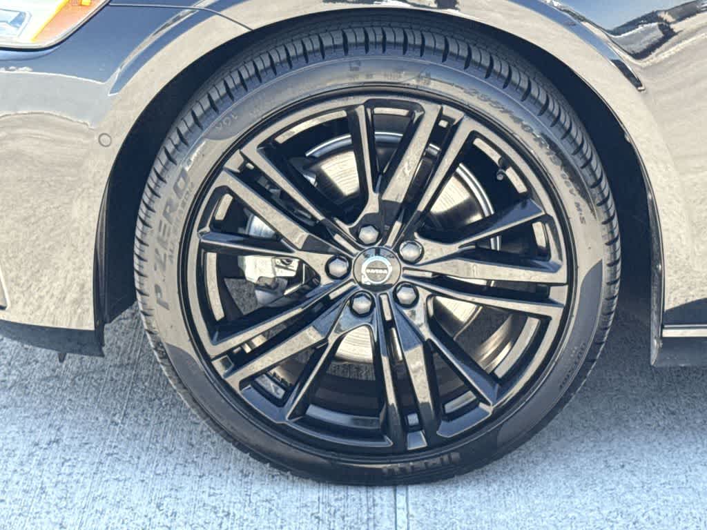 2024 Volvo S60 Plus Black Edition