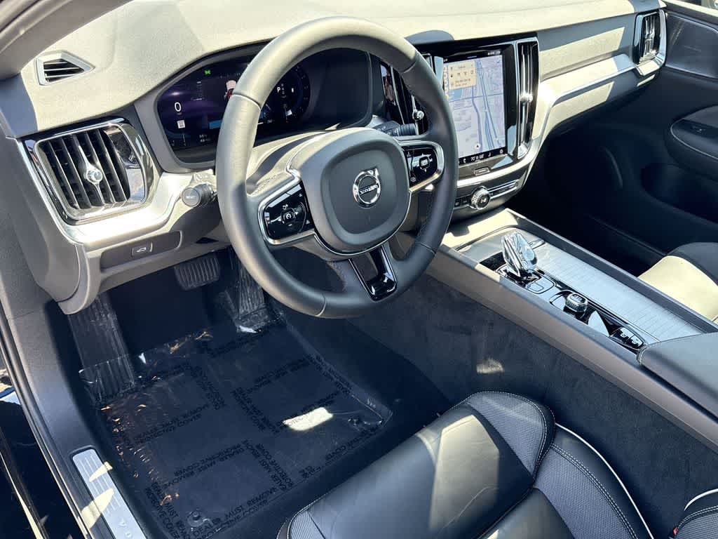 2024 Volvo S60 Plus Black Edition
