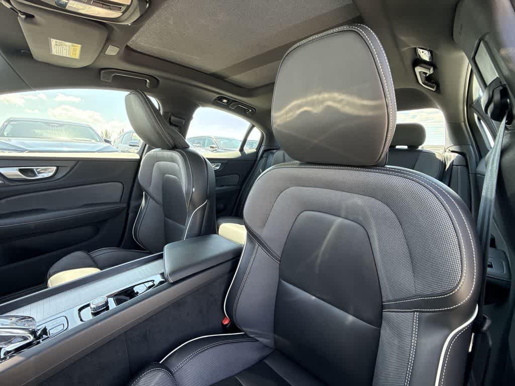 2024 Volvo S60 Plus Black Edition
