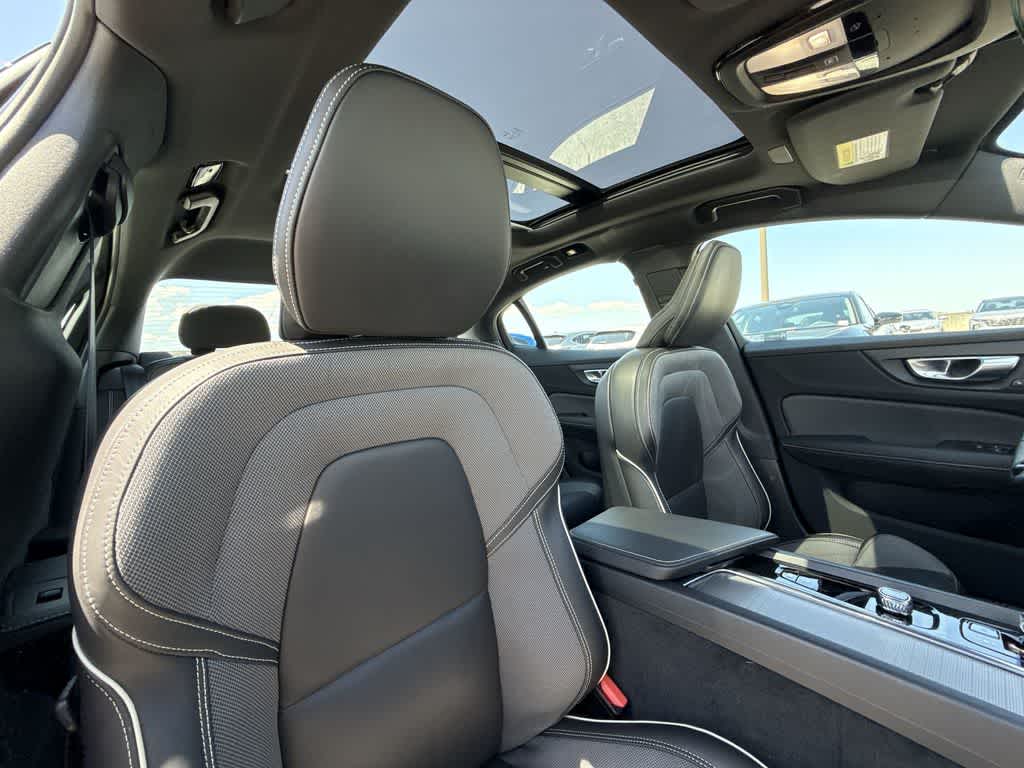 2024 Volvo S60 Plus Black Edition