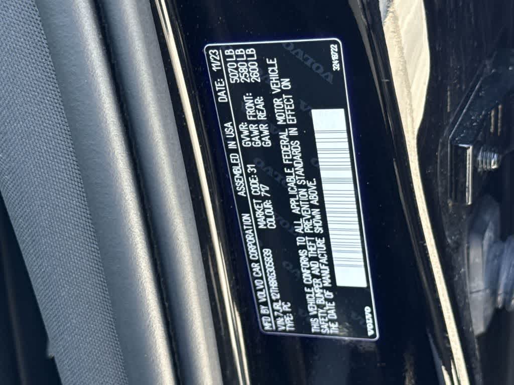 2024 Volvo S60 Plus Black Edition