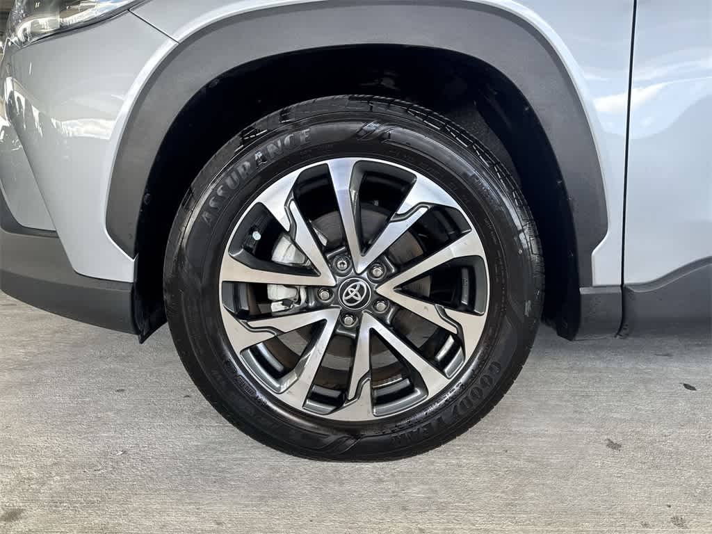 2024 Toyota Corolla Cross XLE