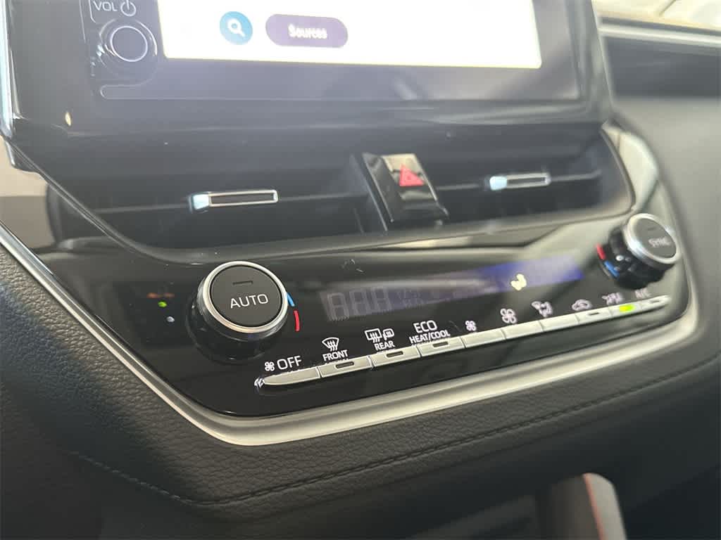 2024 Toyota Corolla Cross XLE