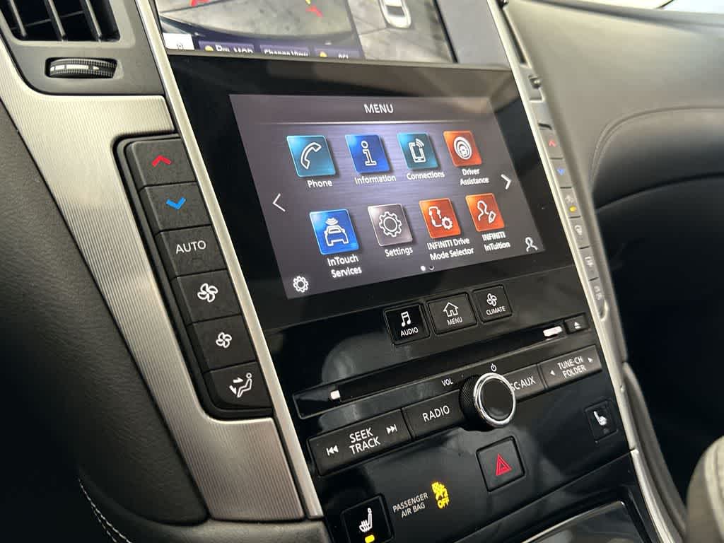 2022 INFINITI Q60 LUXE
