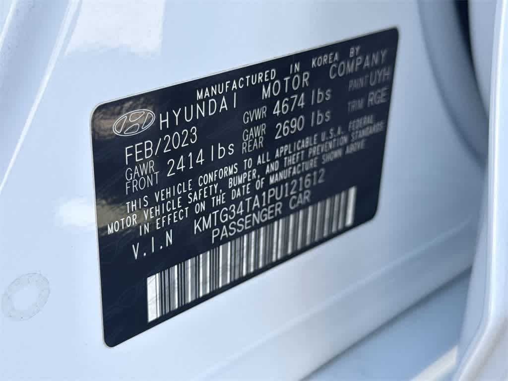 2023 Genesis G70 2.0T