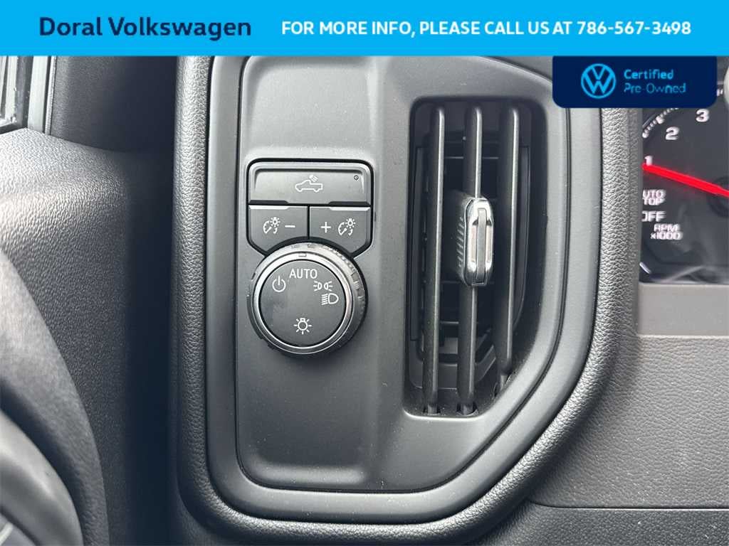 2025 Chevrolet Silverado 1500 Custom