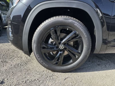 2026 Volkswagen Atlas Cross Sport 2.0T SEL R-Line Black
