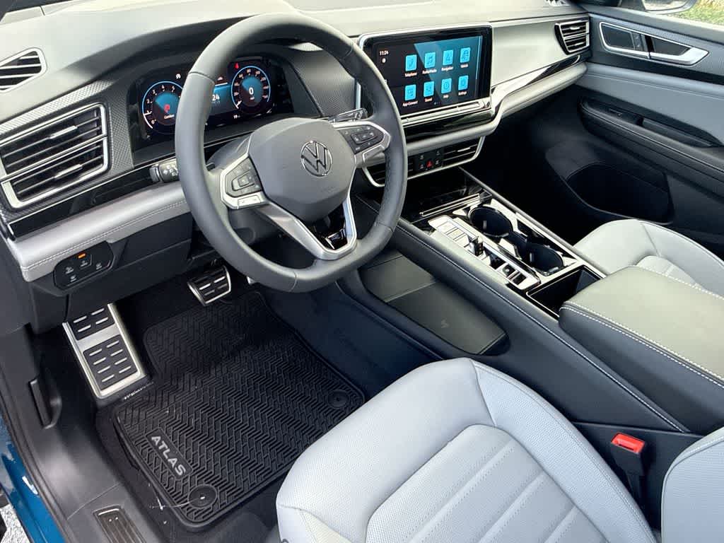 2026 Volkswagen Atlas Cross Sport 2.0T SEL R-Line Black