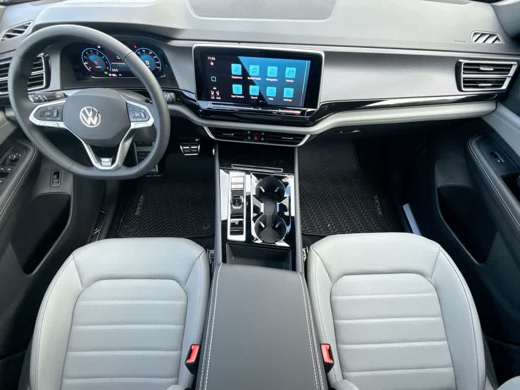 2026 Volkswagen Atlas Cross Sport 2.0T SEL R-Line Black