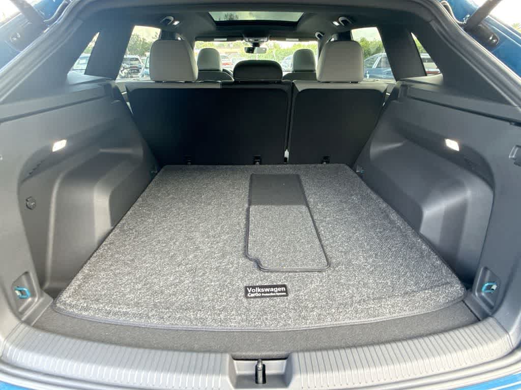 2026 Volkswagen Atlas Cross Sport 2.0T SEL R-Line Black