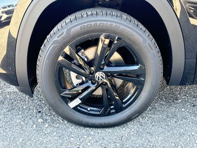 2026 Volkswagen Atlas Cross Sport 2.0T SEL R-Line Black