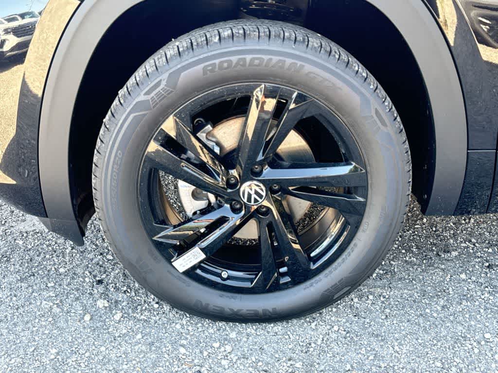 2026 Volkswagen Atlas Cross Sport 2.0T SEL R-Line Black