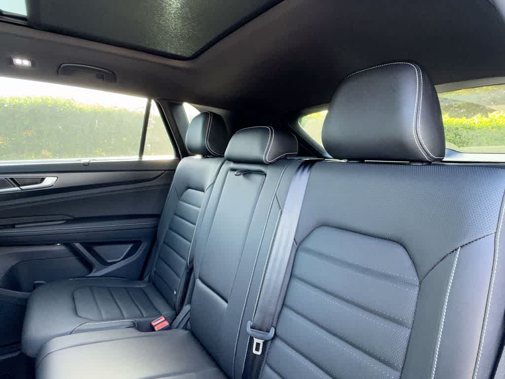 2026 Volkswagen Atlas Cross Sport 2.0T SEL R-Line Black