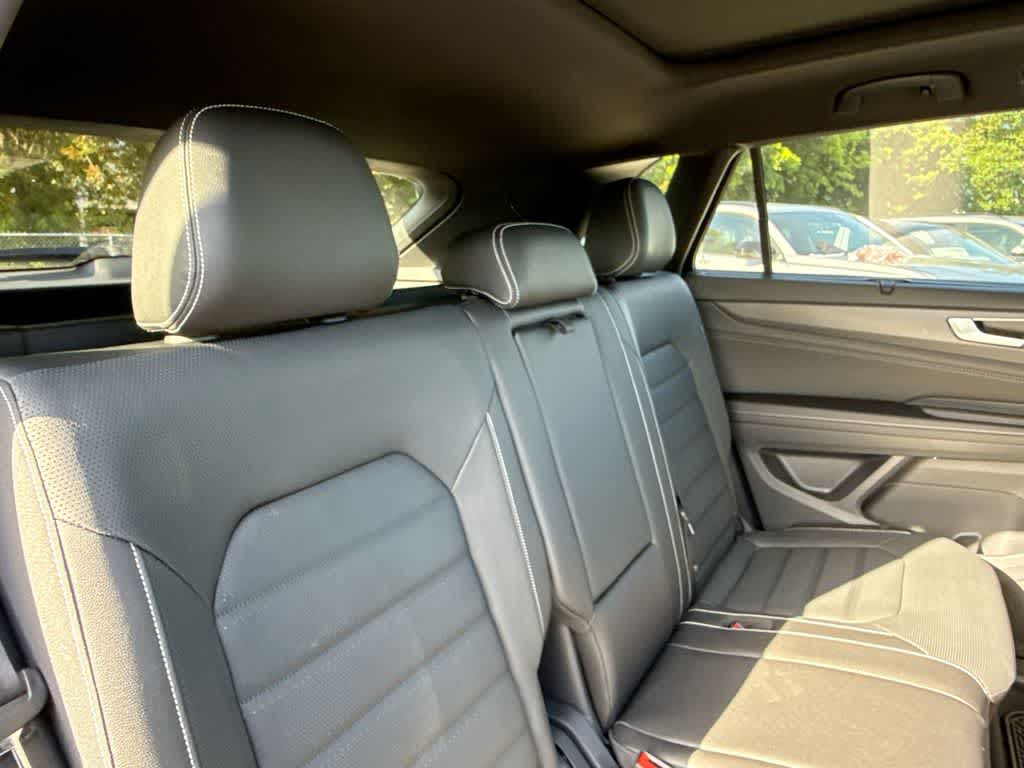 2026 Volkswagen Atlas Cross Sport 2.0T SEL R-Line Black