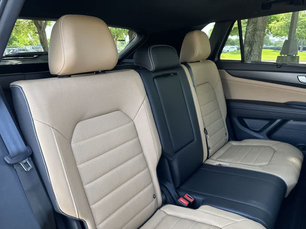 2026 Volkswagen Atlas Cross Sport 2.0T SEL R-Line Black