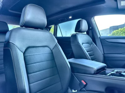 2026 Volkswagen Atlas Cross Sport 2.0T SEL R-Line Black
