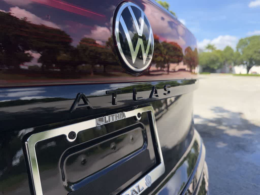 2026 Volkswagen Atlas Cross Sport 2.0T SEL R-Line Black