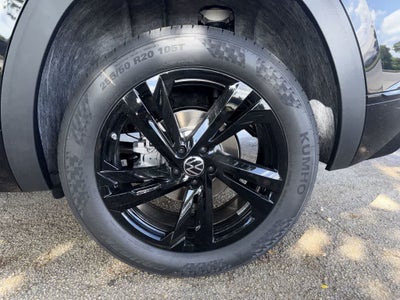 2026 Volkswagen Atlas Cross Sport 2.0T SEL R-Line Black