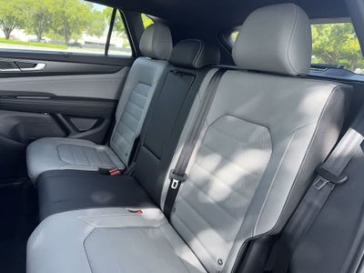 2026 Volkswagen Atlas Cross Sport 2.0T SEL R-Line Black