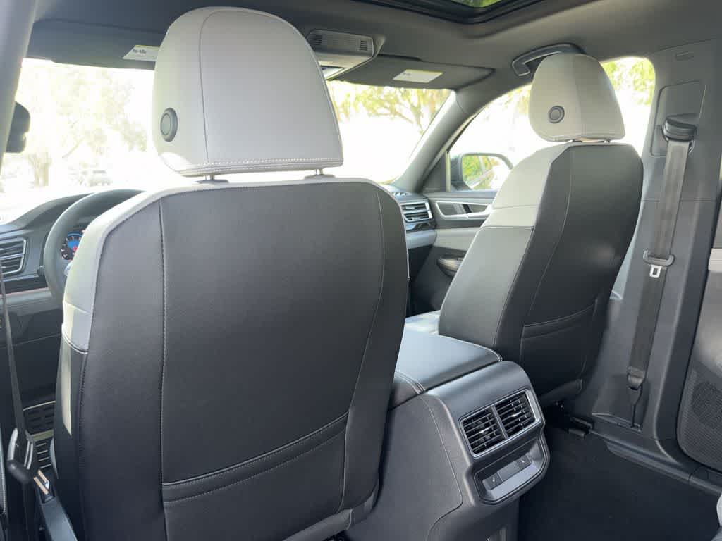 2026 Volkswagen Atlas Cross Sport 2.0T SEL R-Line Black