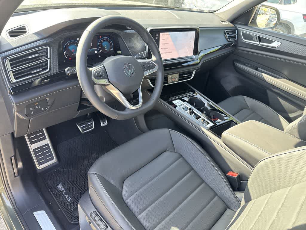 2026 Volkswagen Atlas Cross Sport 2.0T SEL R-Line Black