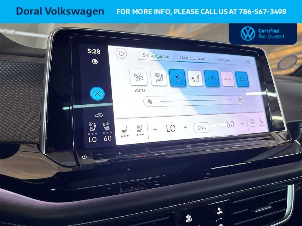 2024 Volkswagen Atlas Cross Sport 2.0T SEL R-Line