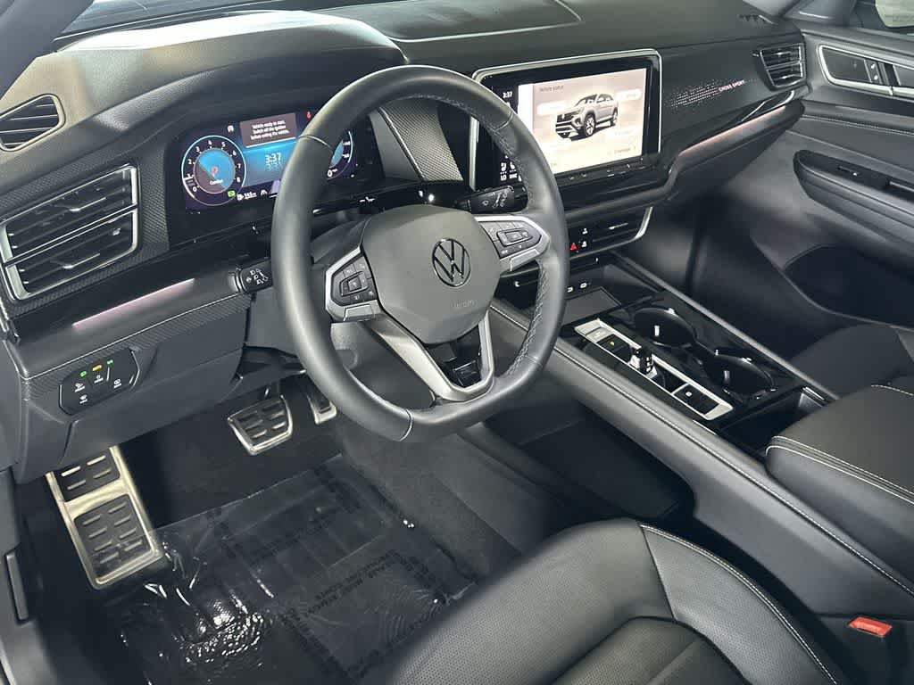 2025 Volkswagen Atlas Cross Sport 2.0T SEL R-Line Black