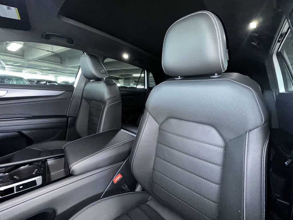2025 Volkswagen Atlas Cross Sport 2.0T SEL R-Line Black