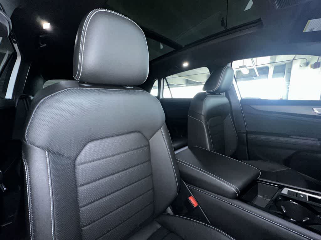 2025 Volkswagen Atlas Cross Sport 2.0T SEL R-Line Black