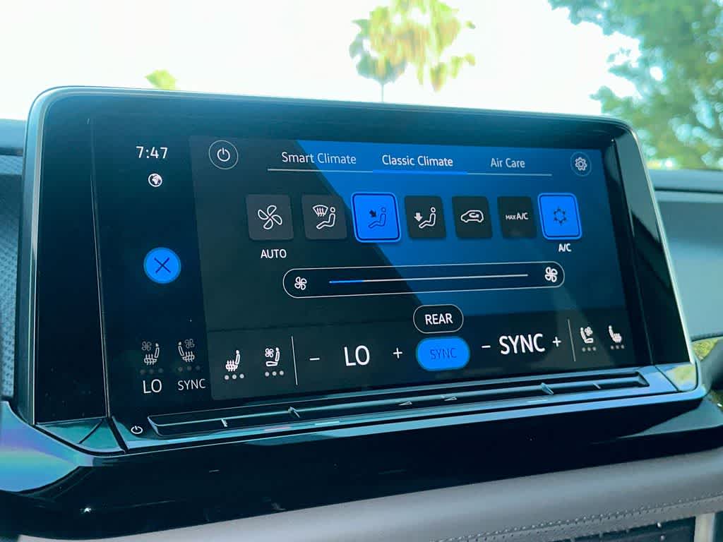 2024 Volkswagen Atlas 2.0T Peak Edition SE w/Technology