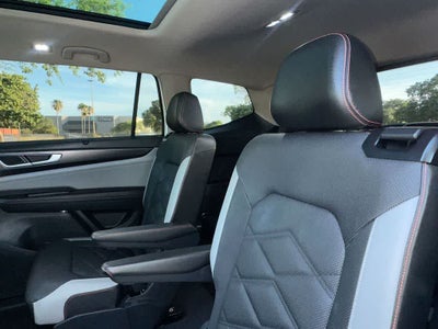 2024 Volkswagen Atlas 2.0T Peak Edition SE w/Technology