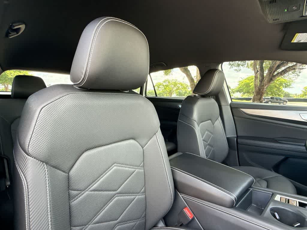 2025 Volkswagen Atlas Cross Sport 2.0T SE