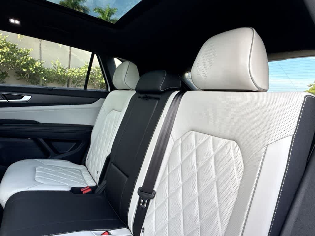 2026 Volkswagen Atlas Cross Sport 2.0T SEL Premium R-Line