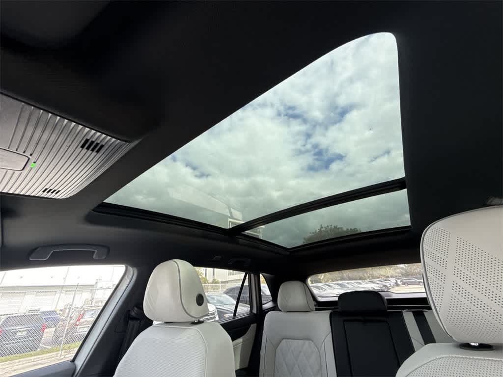 2026 Volkswagen Atlas Cross Sport 2.0T SEL Premium R-Line