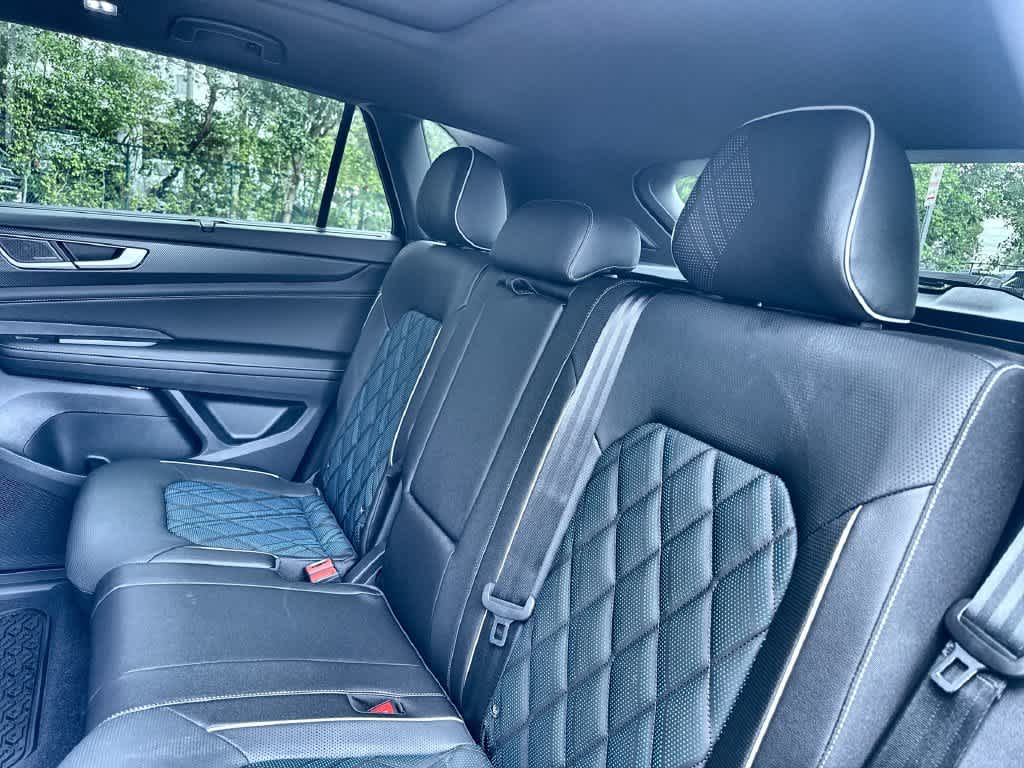 2026 Volkswagen Atlas Cross Sport 2.0T SEL Premium R-Line