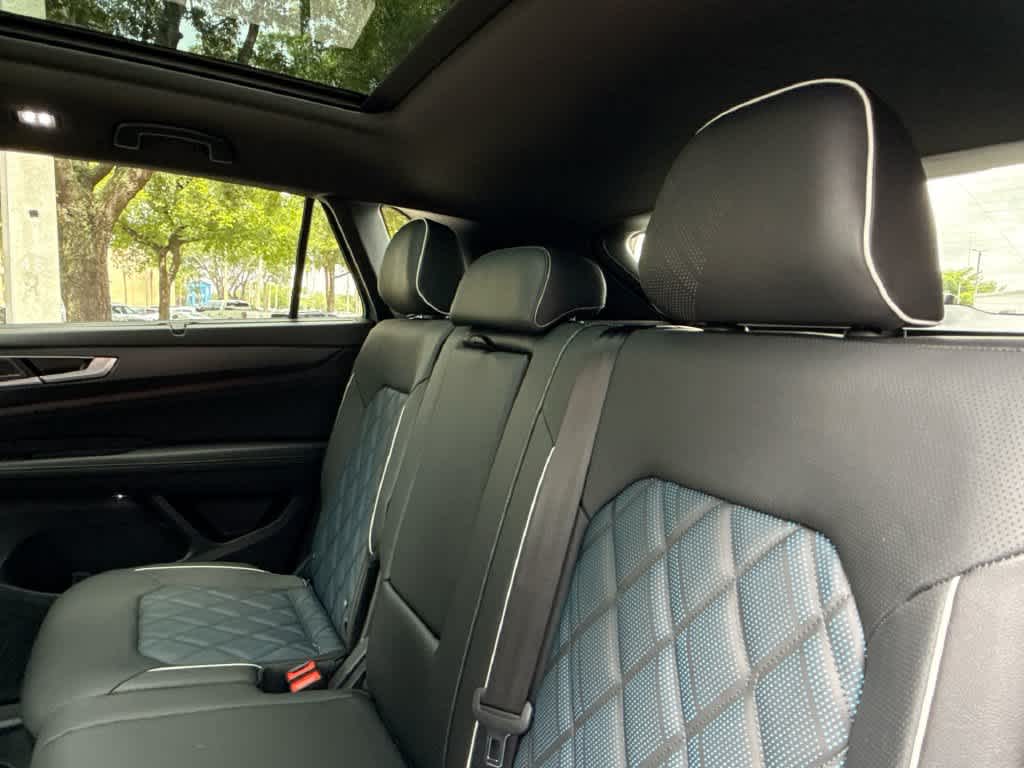 2026 Volkswagen Atlas Cross Sport 2.0T SEL Premium R-Line