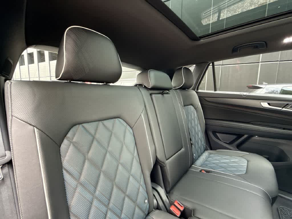 2026 Volkswagen Atlas Cross Sport 2.0T SEL Premium R-Line
