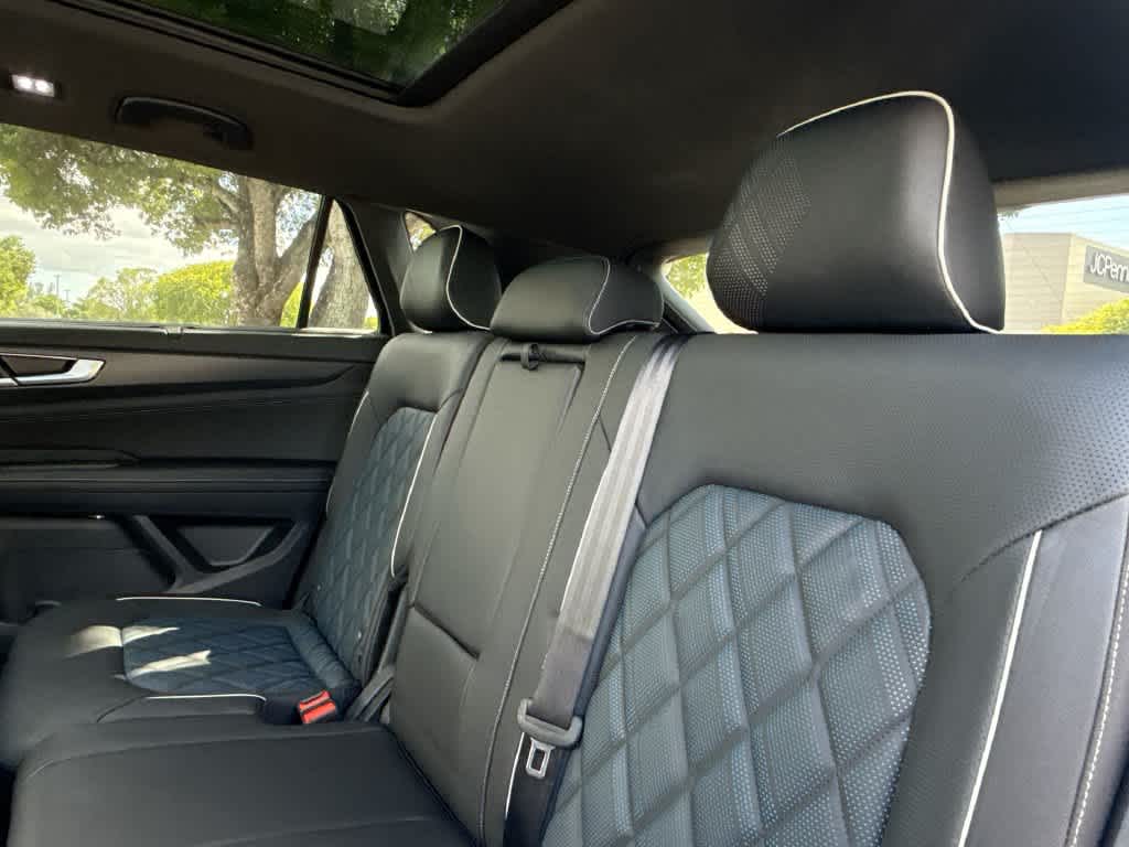 2026 Volkswagen Atlas Cross Sport 2.0T SEL Premium R-Line